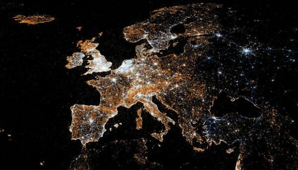 Heat Map Shows Places With Flickr Photographs and Twitter Tweets