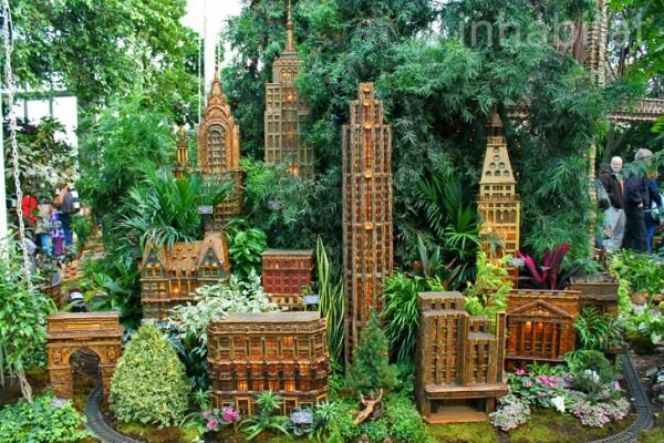 NYC Landmarks Made With Twings and Leaves